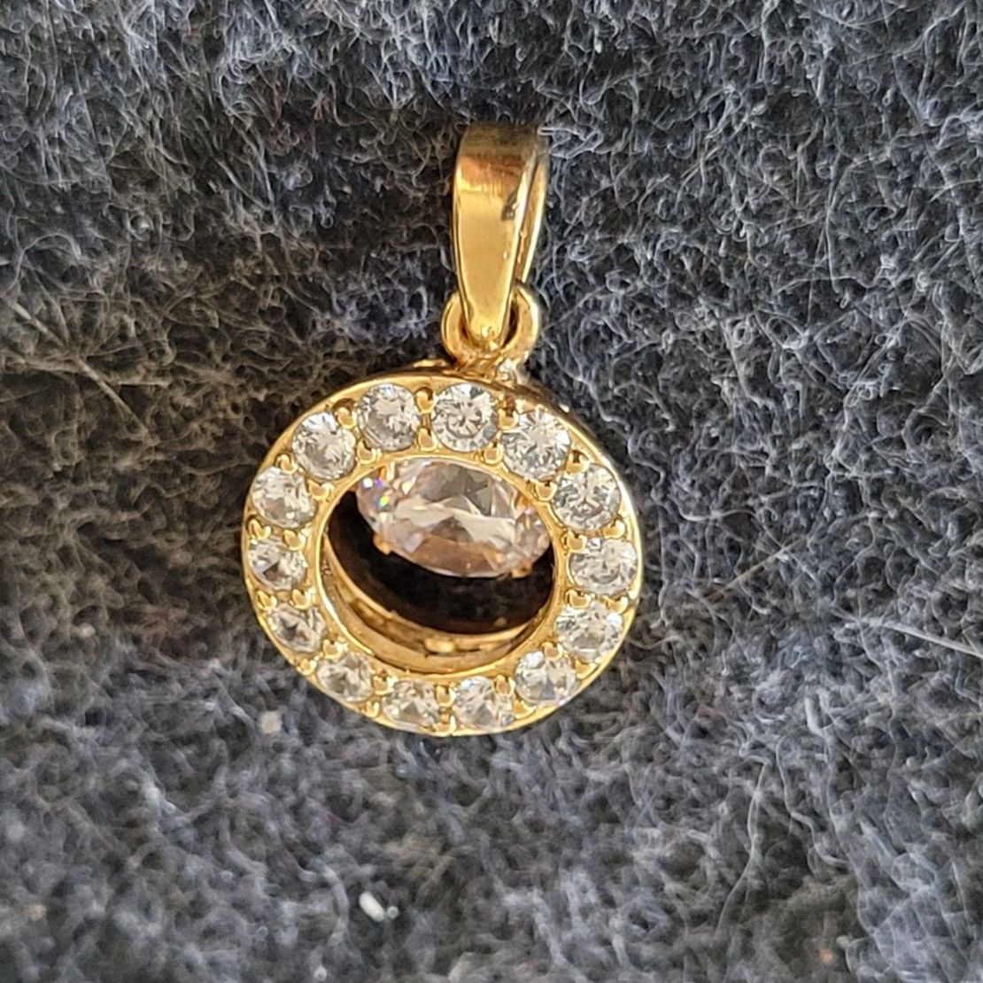 Beautiful Gold Tone Paj Cz With Stamped 925 Sterling Silver Brilliant Pendant 30$